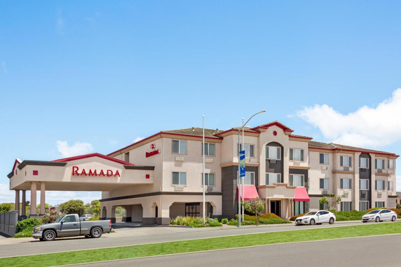 Ramada By Wyndham Marina Hotel Exterior photo