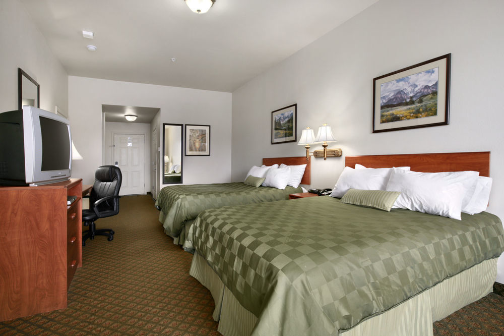Ramada By Wyndham Marina Hotel Exterior photo